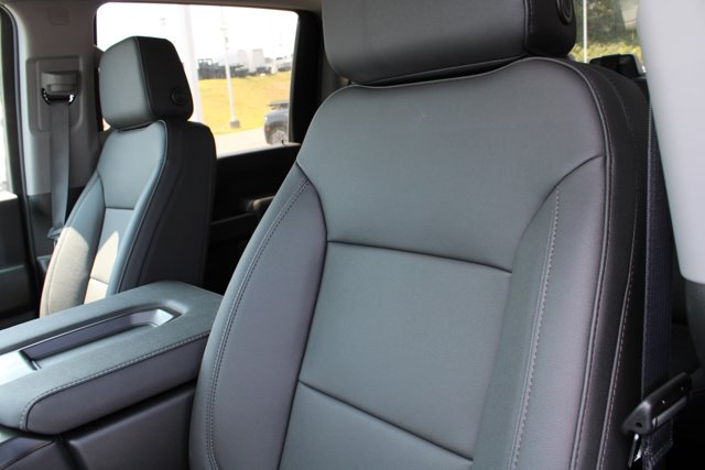 Vehicle image 20 of 34