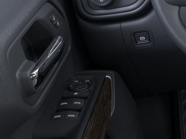 Vehicle image 22 of 24