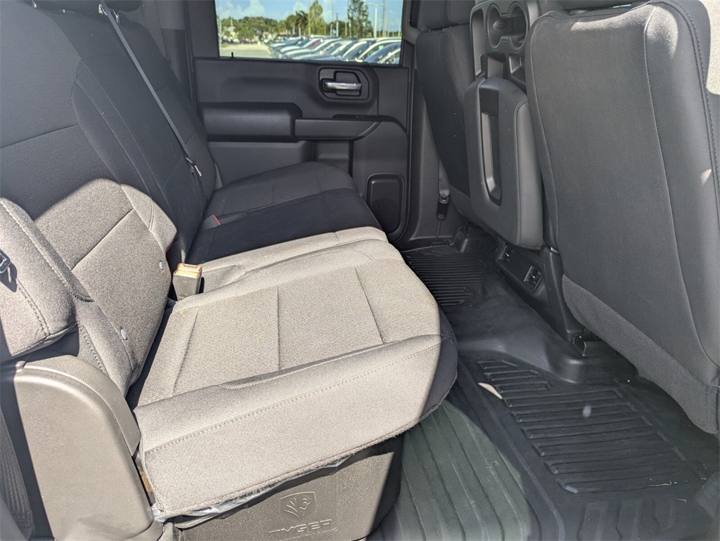 2024 GMC Sierra 2500HD Pro Image 17 of 29