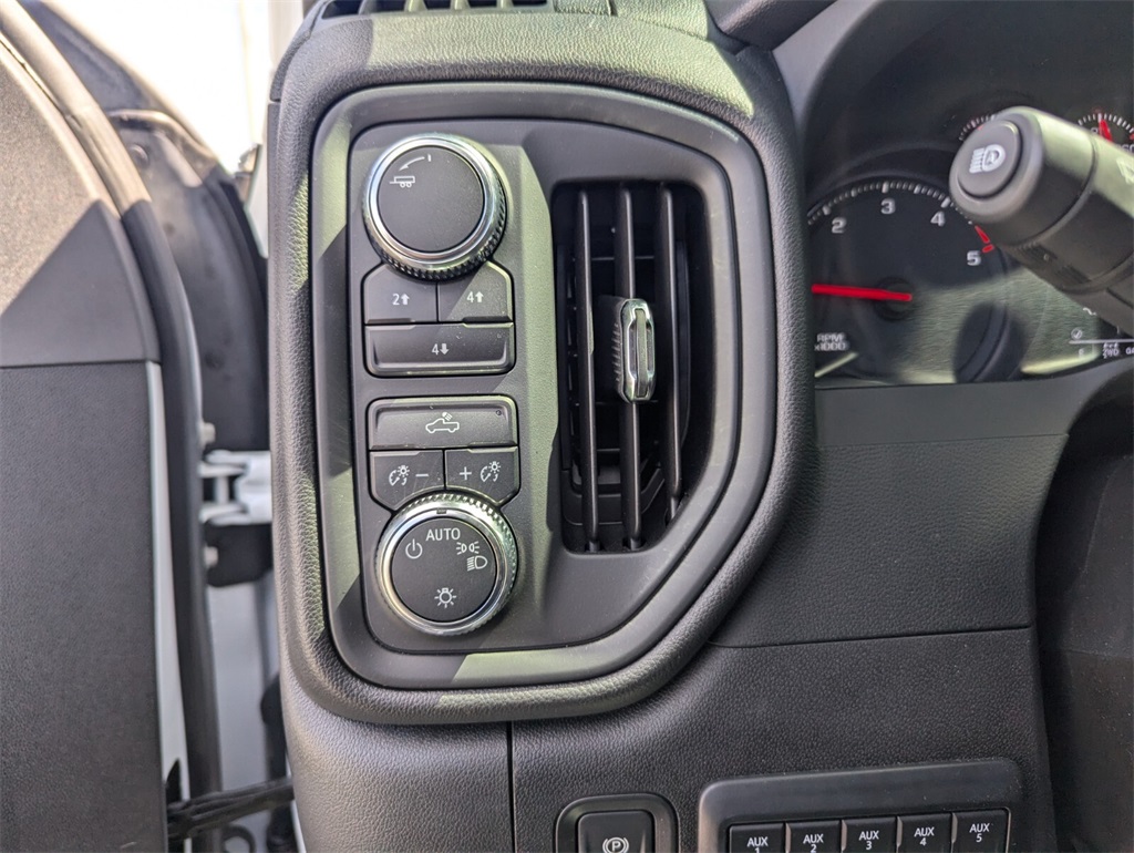 2024 GMC Sierra 2500HD Pro Image 28 of 29