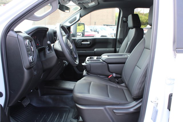 Vehicle image 19 of 34