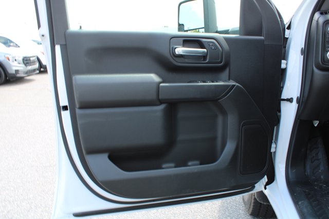 Vehicle image 16 of 34