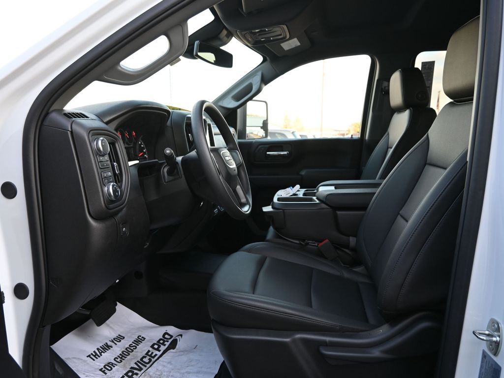 2024 GMC Sierra 2500HD Pro Image 14 of 28