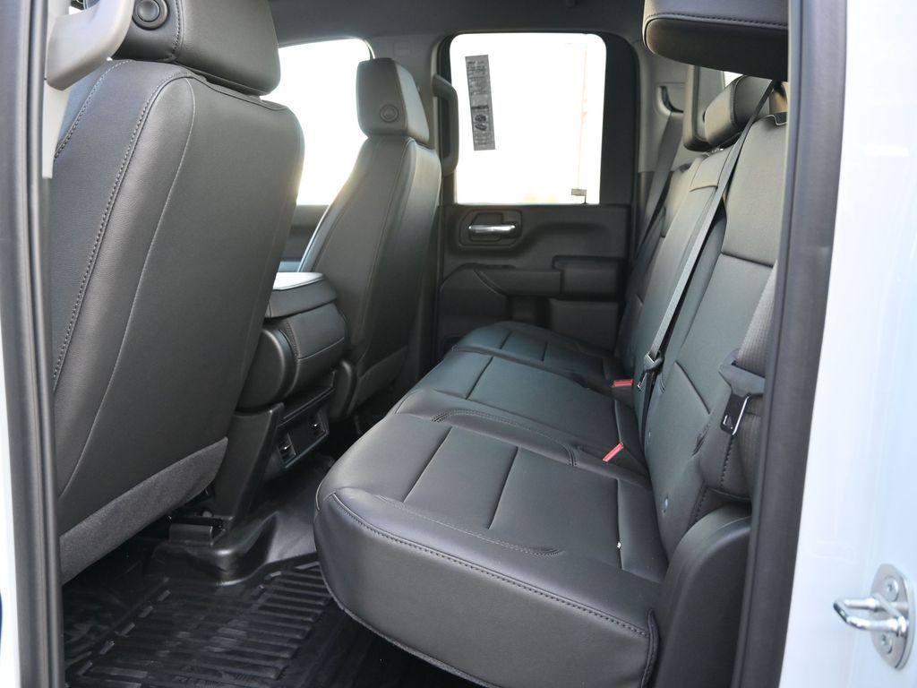 2024 GMC Sierra 2500HD Pro Image 15 of 28