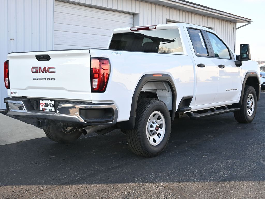 2024 GMC Sierra 2500HD Pro Image 6 of 28