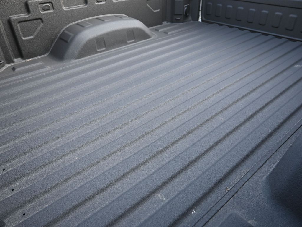 2024 GMC Sierra 2500HD Pro Image 16 of 28