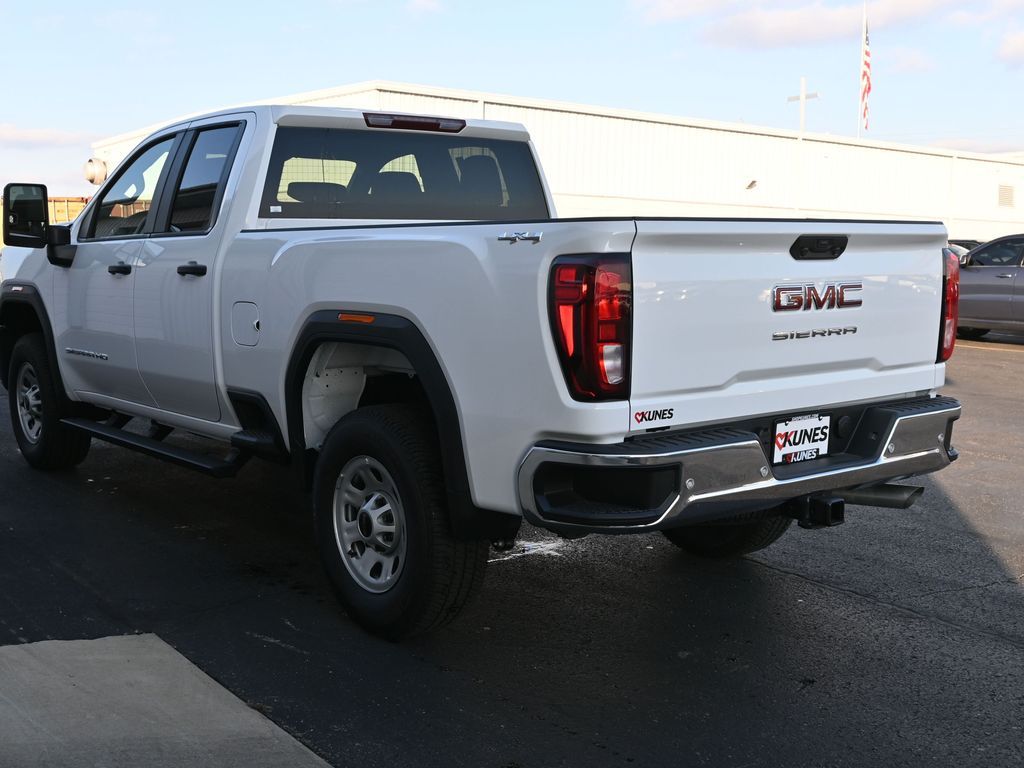 2024 GMC Sierra 2500HD Pro Image 8 of 28