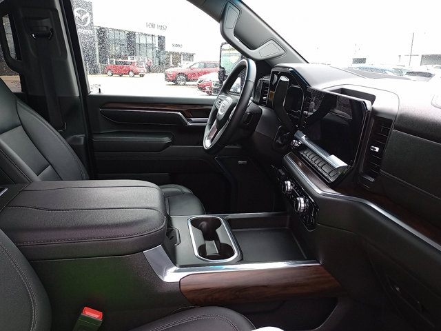 2024 GMC Sierra 2500HD SLT Image 14 of 20