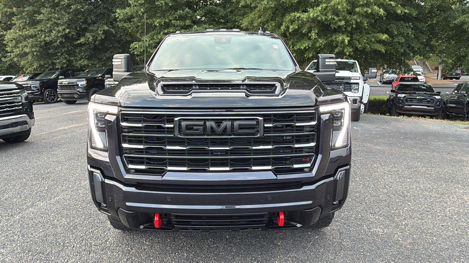 2024 GMC Sierra 2500HD AT4 Image 2 of 34