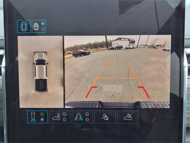 Vehicle image 20 of 25