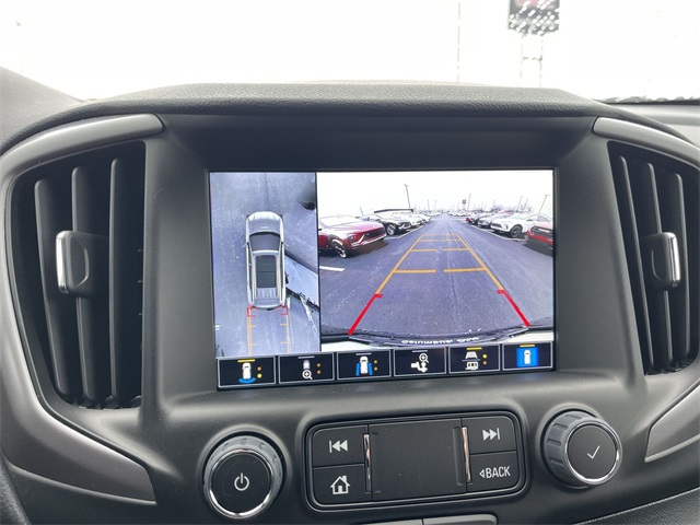 Vehicle image 17 of 24