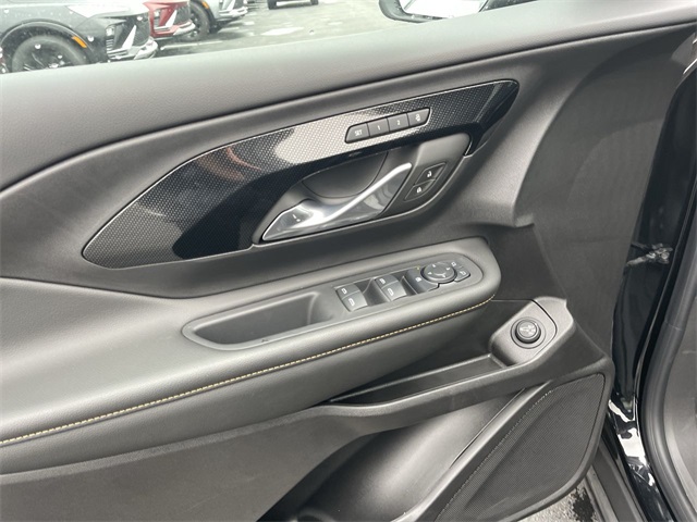 Vehicle image 13 of 24