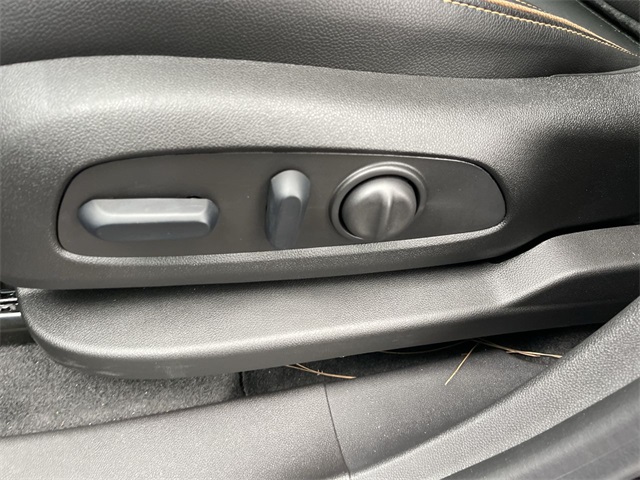 Vehicle image 12 of 24