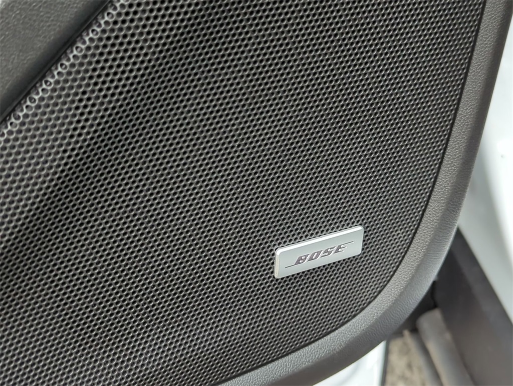 Vehicle image 25 of 36