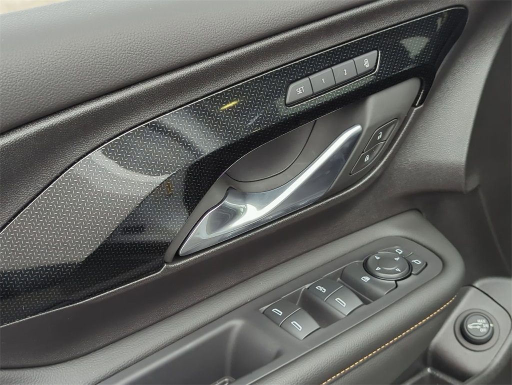 Vehicle image 24 of 36