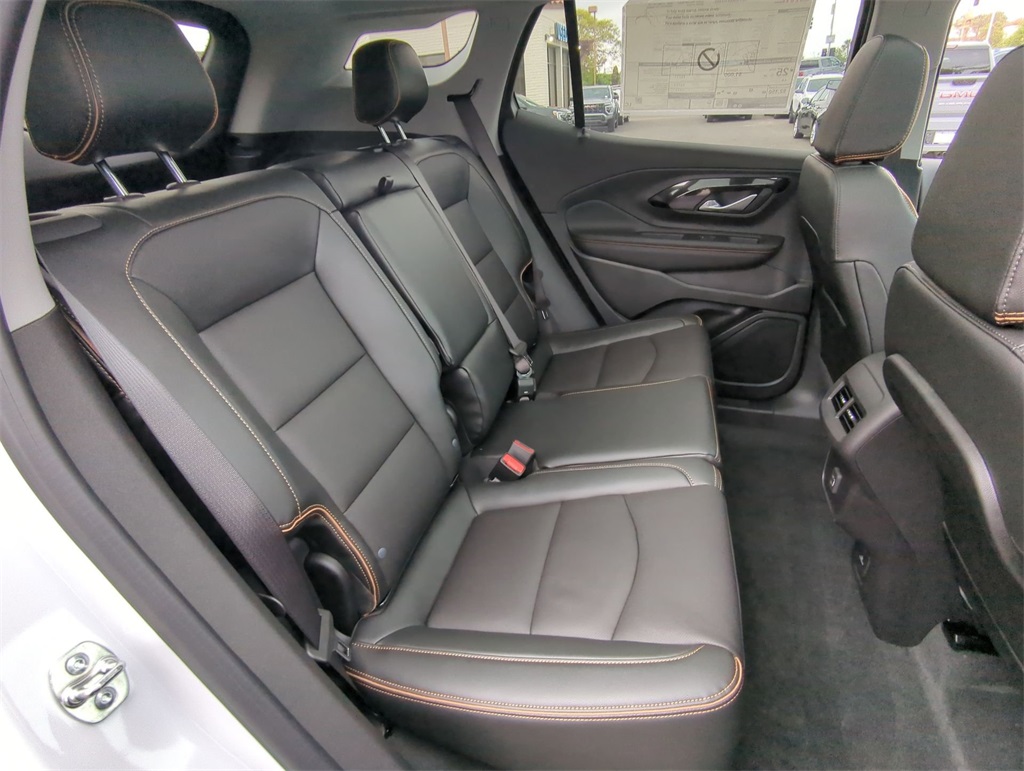 Vehicle image 28 of 36