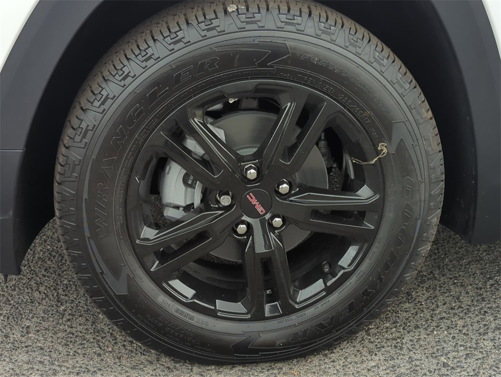 Vehicle image 34 of 36