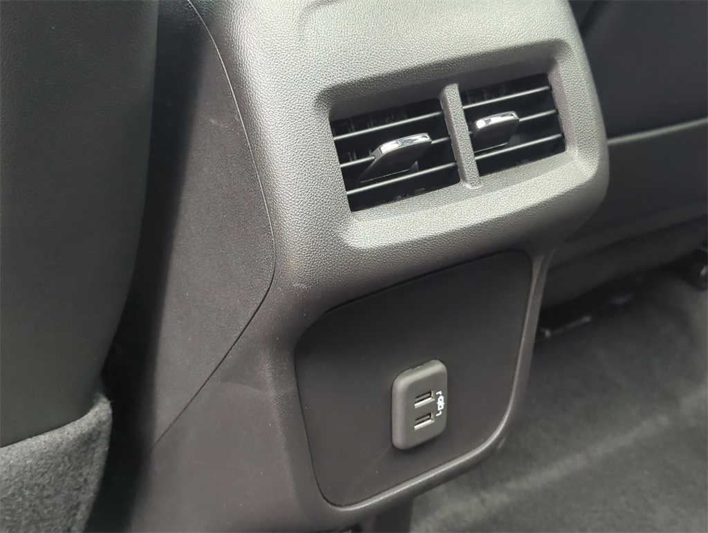 Vehicle image 22 of 36