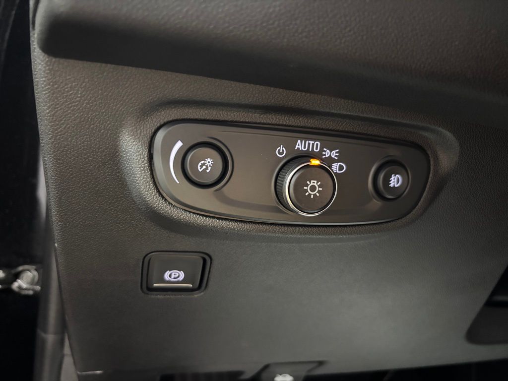 2024 GMC Terrain AT4 Image 32 of 37