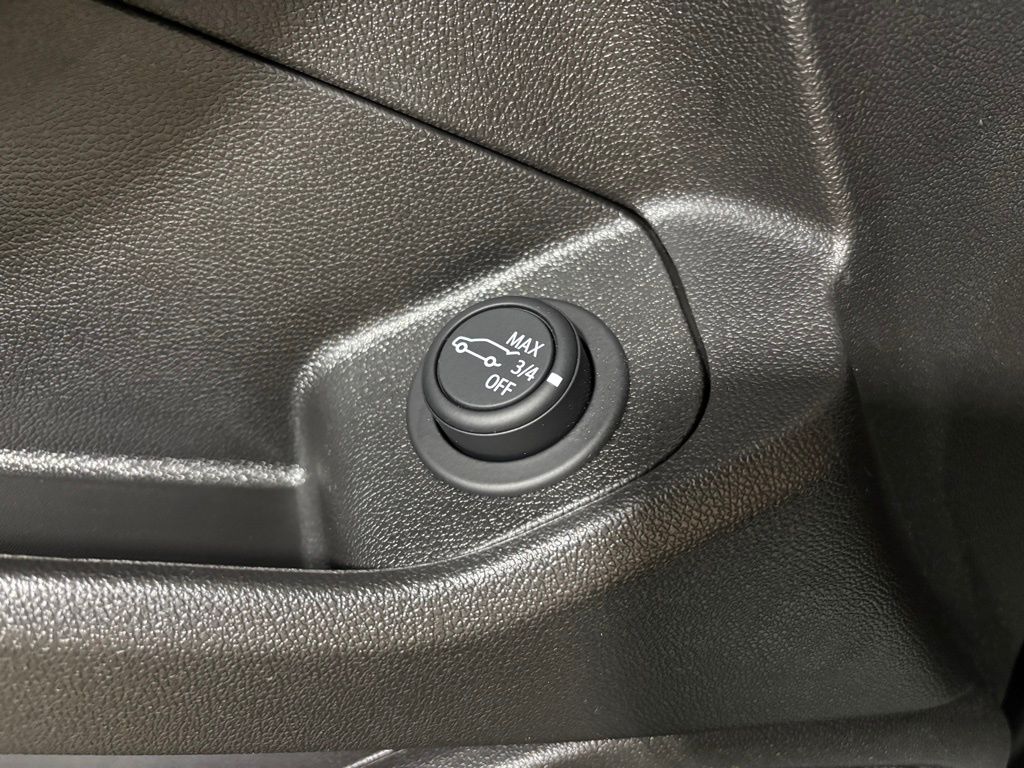 2024 GMC Terrain AT4 Image 31 of 37