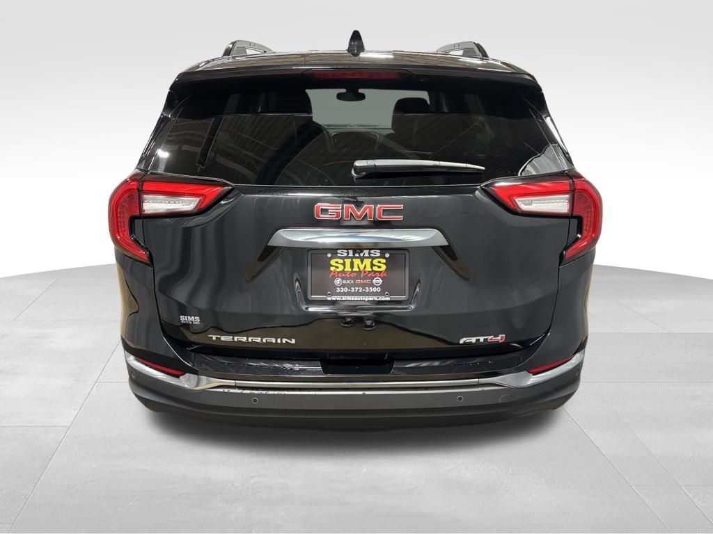 2024 GMC Terrain AT4 Image 6 of 37