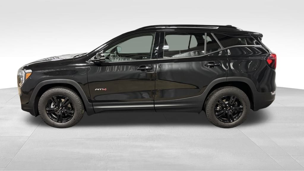 2024 GMC Terrain AT4 Image 8 of 37