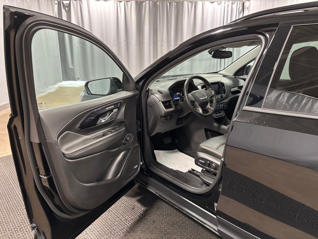 2024 GMC Terrain AT4 Image 22 of 37