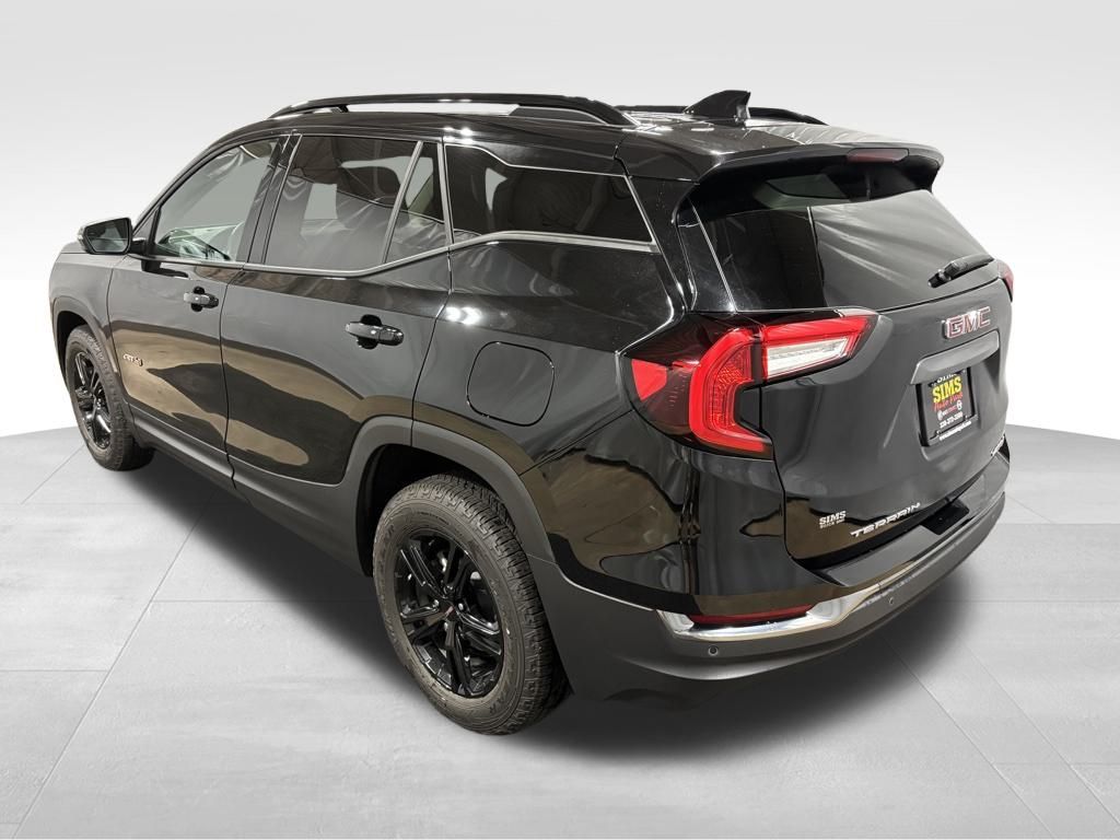 2024 GMC Terrain AT4 Image 7 of 37