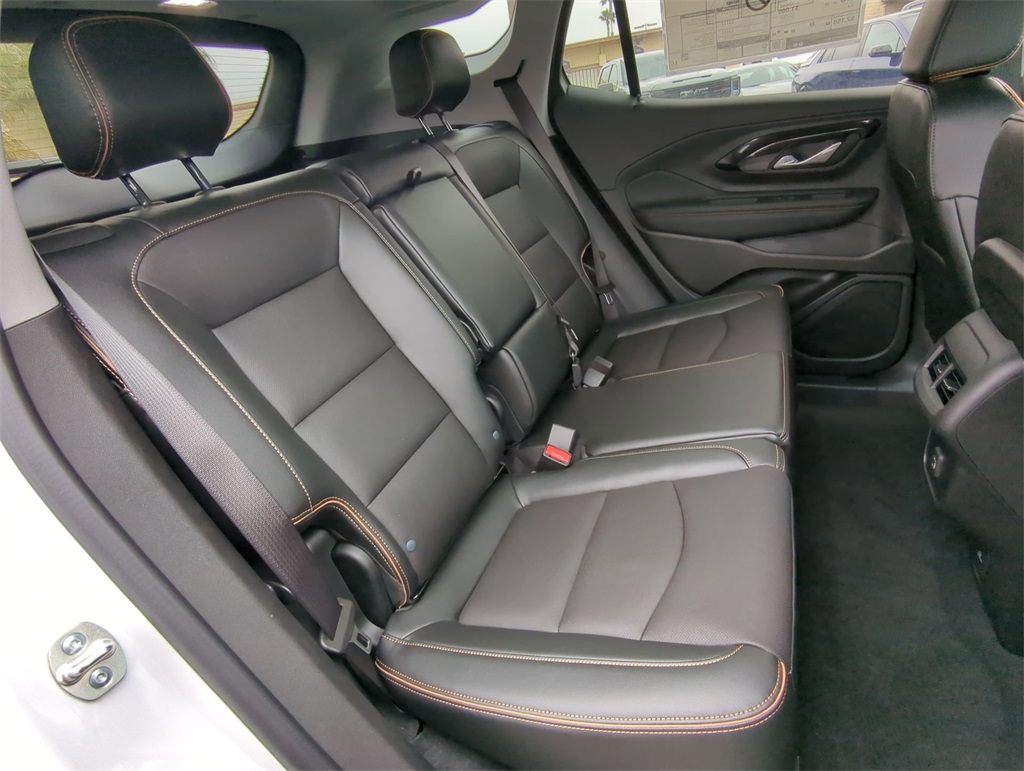 Vehicle image 27 of 35