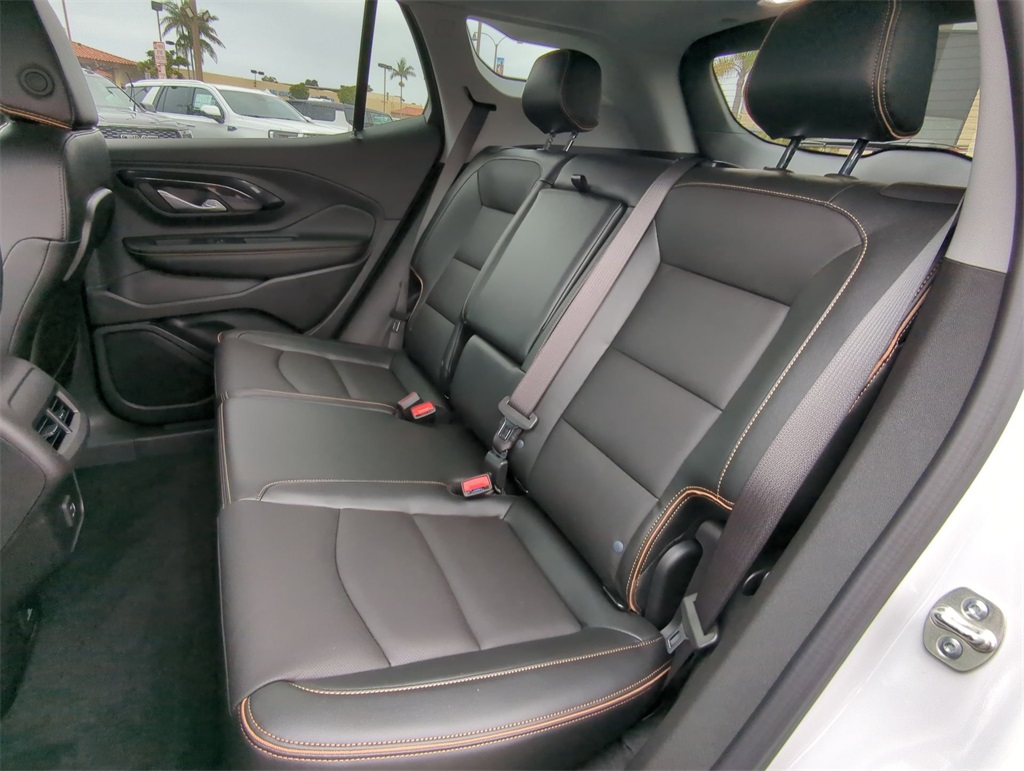 Vehicle image 25 of 35