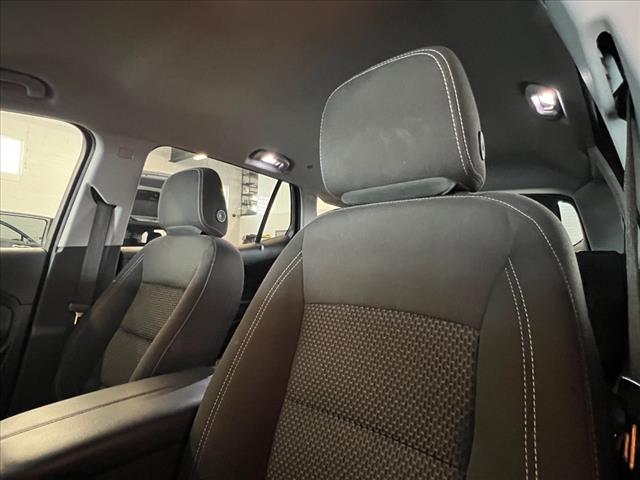 Vehicle image 16 of 23