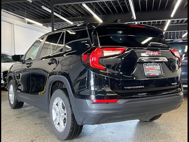 Vehicle image 4 of 23