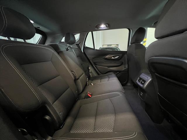 Vehicle image 19 of 23