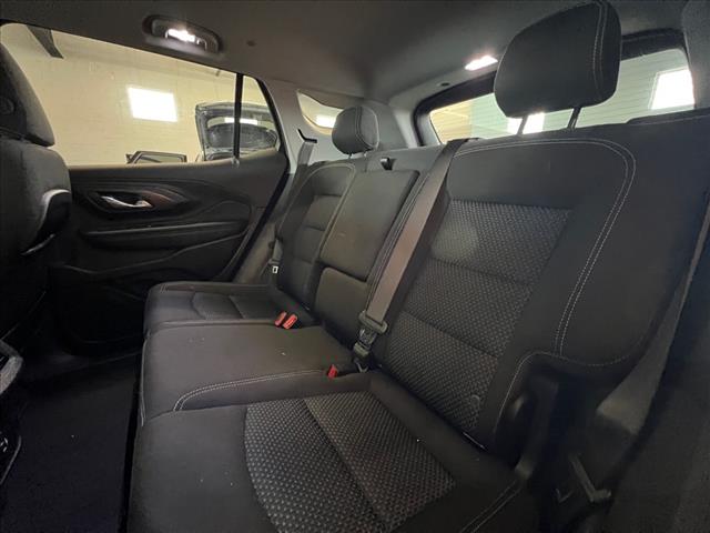 Vehicle image 17 of 23