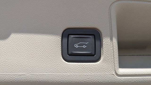 2024 GMC Terrain Denali Image 28 of 36