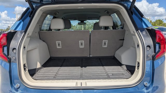 2024 GMC Terrain Denali Image 10 of 36