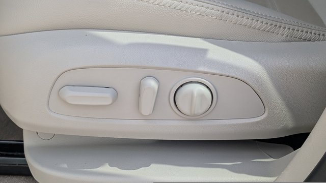 2024 GMC Terrain Denali Image 30 of 36