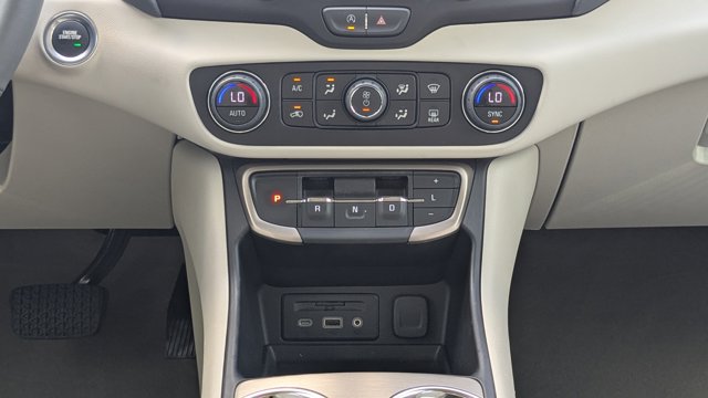 2024 GMC Terrain Denali Image 23 of 36