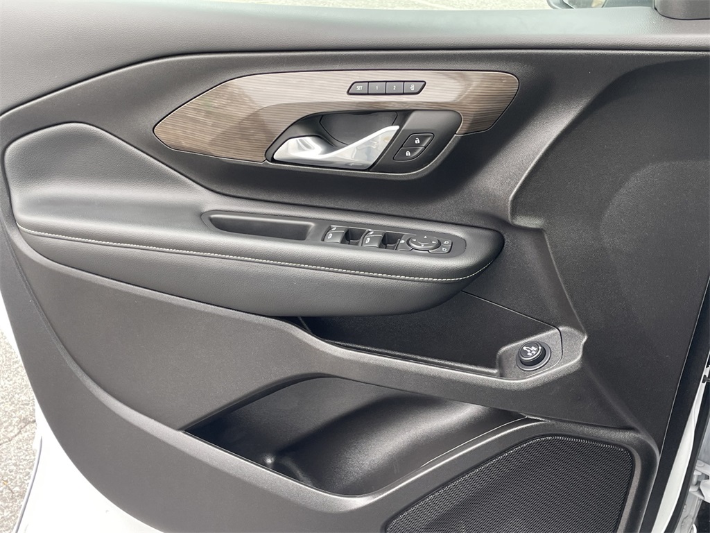 2024 GMC Terrain Denali Image 21 of 35