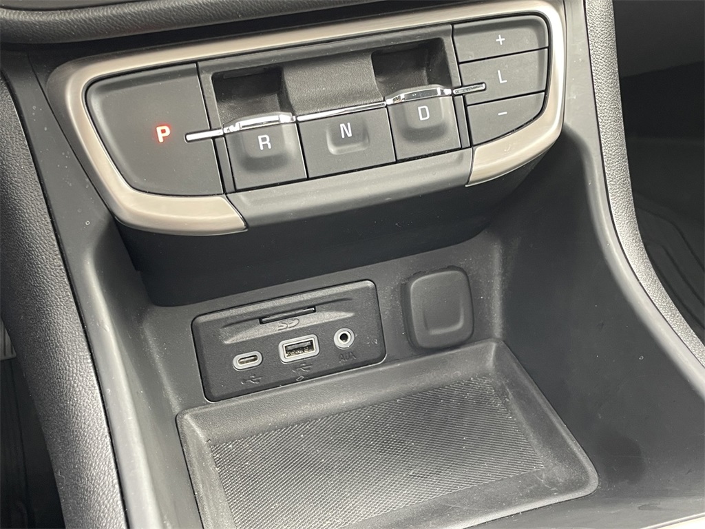 2024 GMC Terrain Denali Image 31 of 35