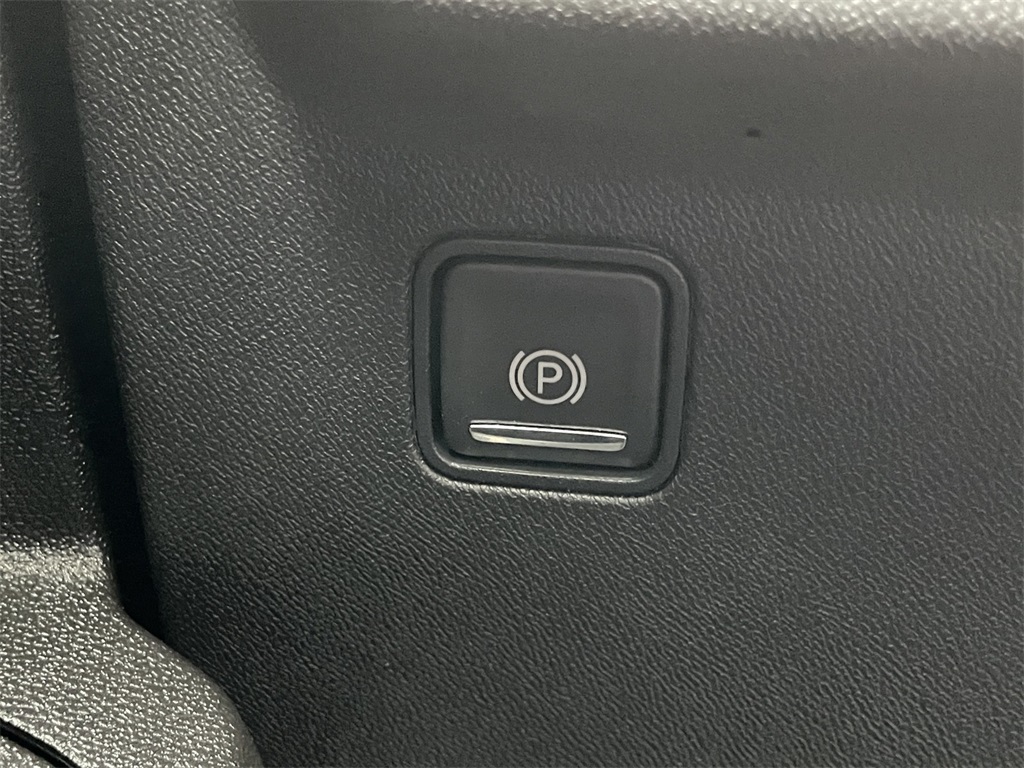 2024 GMC Terrain Denali Image 24 of 35