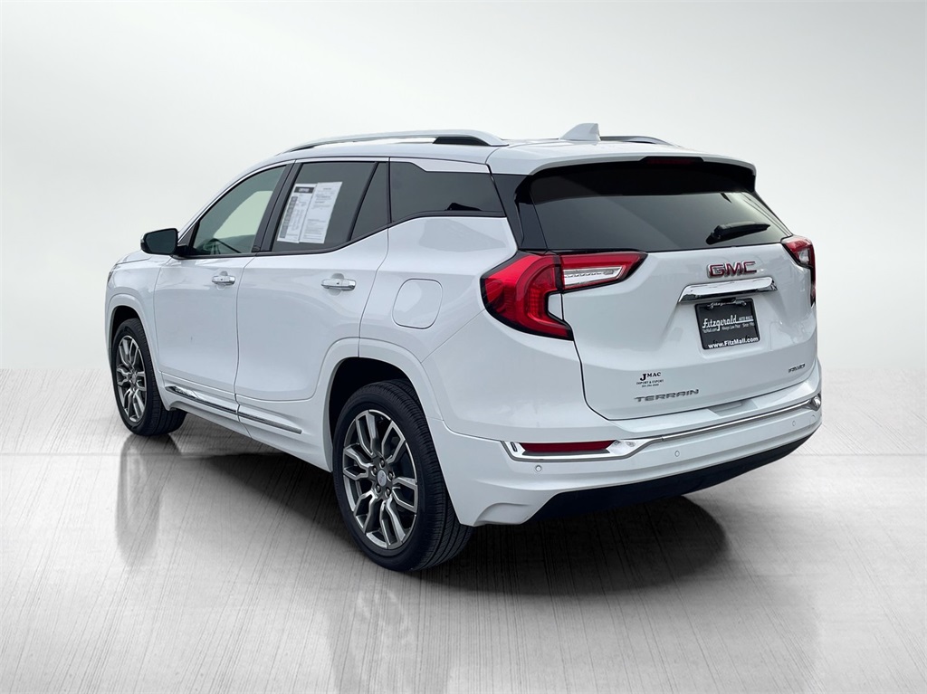 2024 GMC Terrain Denali Image 7 of 35