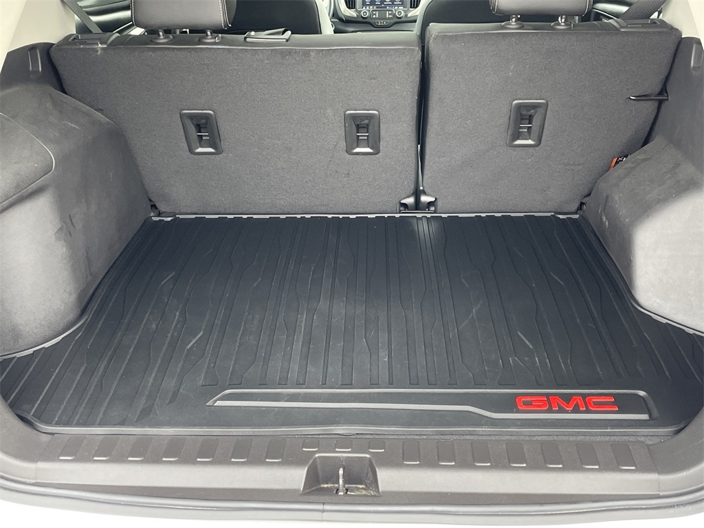 2024 GMC Terrain Denali Image 10 of 35