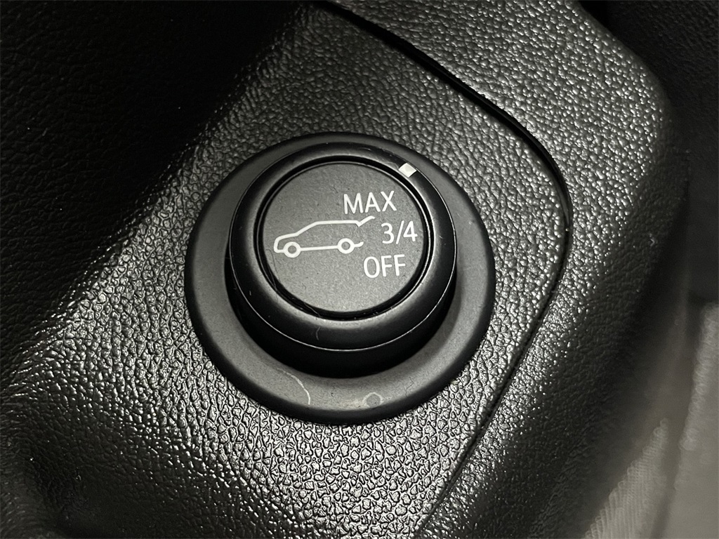 2024 GMC Terrain Denali Image 25 of 35