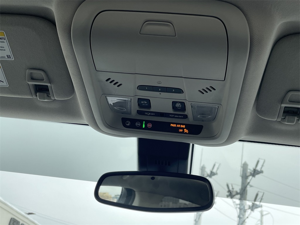 2024 GMC Terrain Denali Image 33 of 35