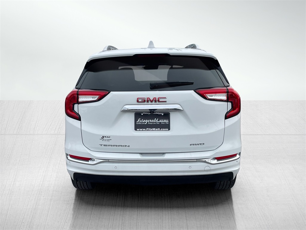 2024 GMC Terrain Denali Image 6 of 35