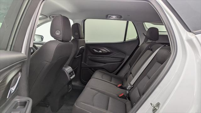 Vehicle image 15 of 32