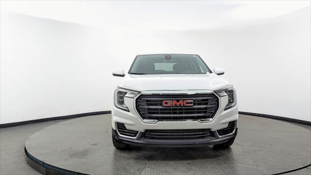 Vehicle image 3 of 32