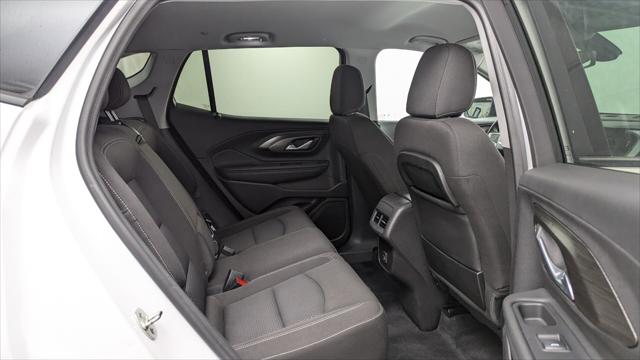 Vehicle image 16 of 32