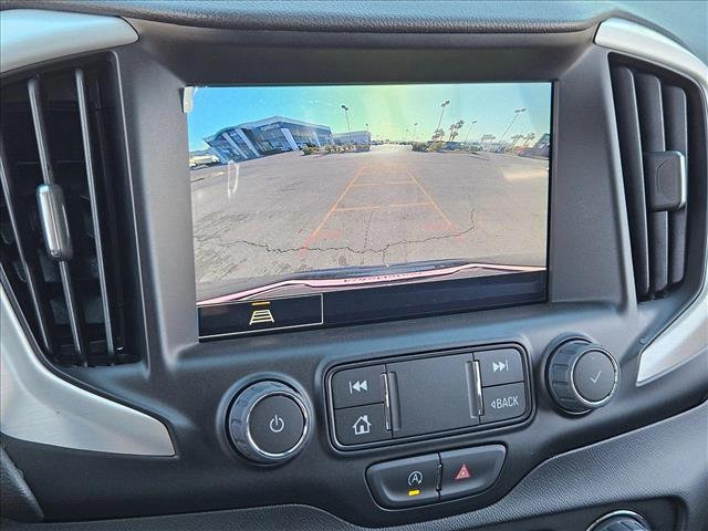 Vehicle image 13 of 18